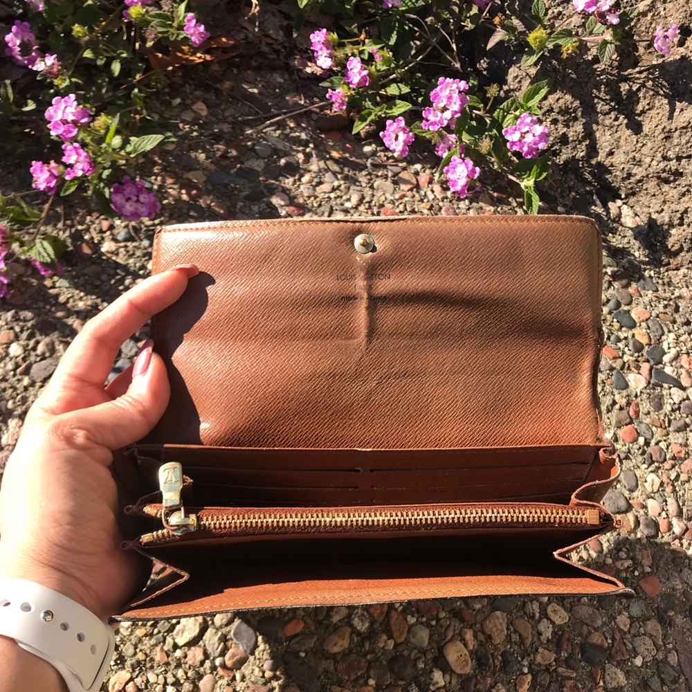 AUTH Louis Vuitton Sarah Wallet CT5007 - Picture 5 of 6